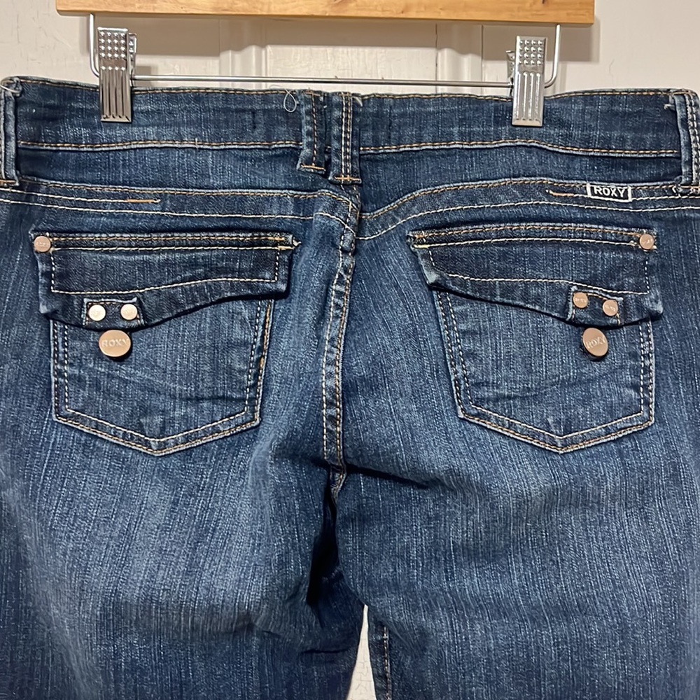 Roxy denim flared leg was really cute details on the pockets and stitching. - Picture 4 of 6